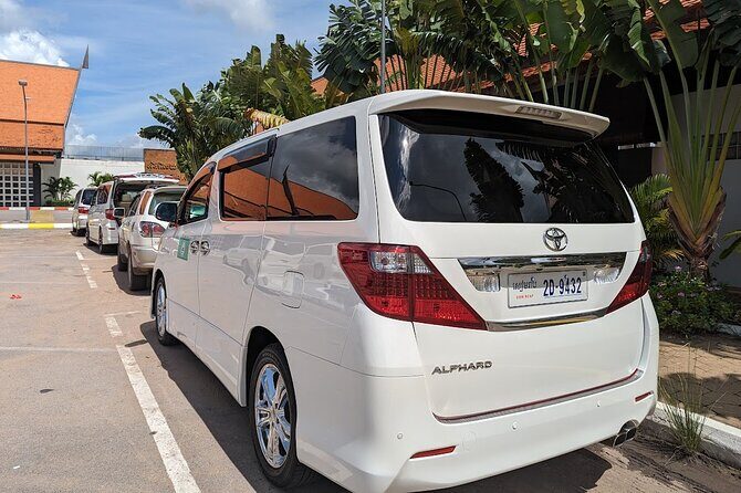 One Way Airport Transfer to or from Siem Reap City - The meet-and-greet moment at the airport (and why it matters)