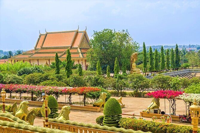 Oudong Mountain & Phnom Baset Private Tours from Phnom Penh - Preah Sakyamoni Chedi: A Photographer’s Reward, With a Good Reason