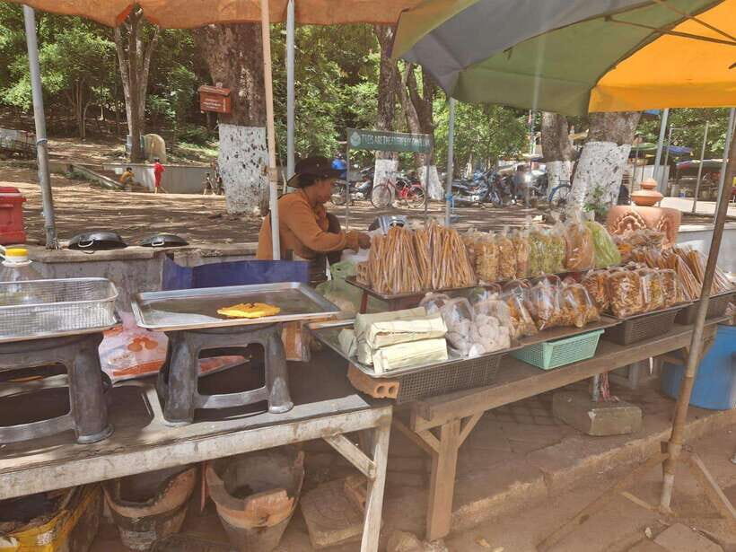 Oudong Mountain - Phnom Penh Former Capital Private Day Tour - The Base Market Moment: A Simple Way to Feel Daily Life