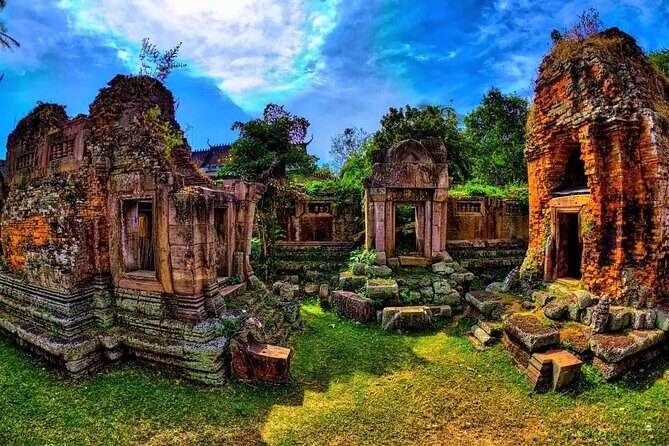 Phnom Chisor & Tonle Bati Private Tours from Phnom Penh - Ta Prohm: Library Buildings, Gopura Gates, and Jungle Texture