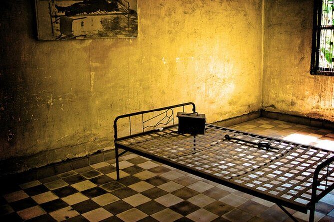 Phnom Penh City Tour, Silver Pagoda, Genocide Museum, Killing Fields - Small-group comfort, dress code, and guides who add context