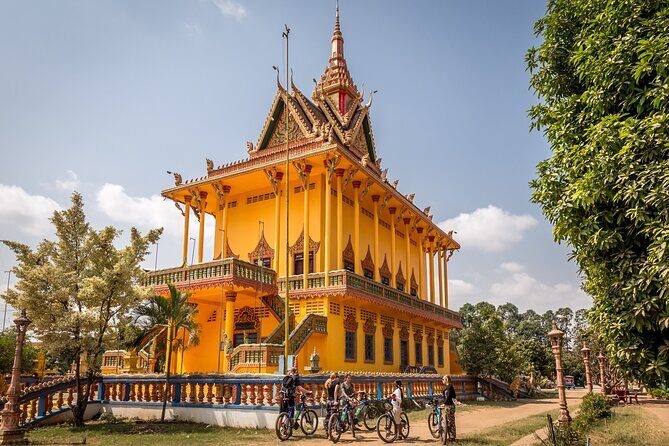 Phnom Penh: Cycling Adventure on Islands of the Mekong - Phnom Penh Rhythm to the Mekong Ferry Crossing
