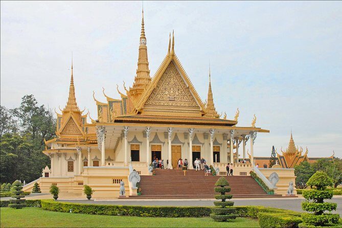 Phnom Penh Full Day Private Tour Included All Admission Tickets - Central Market and the art-deco side of Phnom Penh