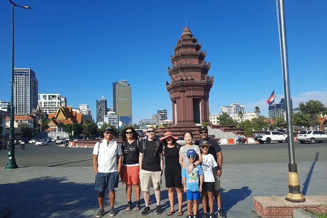 Phnom Penh Full Day Tour with Sunset Cruise on the Mekong River - Royal Palace and Silver Pagoda: glitter you can read