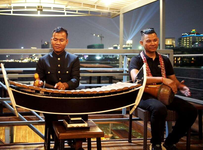 Phnom Penh: Mekong Sunset Dinner Cruise with Live Music - Practical stuff that affects your comfort on the water