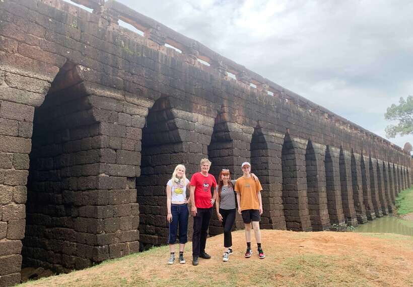 Phnom Penh - Siem Reap Road Transfer Plus Sightseeing - Kampong Thom Break and Lunch in Pre Bros