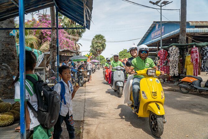 Phnom Penh Silk Island Vespa Tour / Tuk Tuk Available - Group size, pacing, and safety on the road