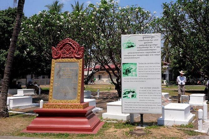 Phnom Penh Vital Discovery-Full Day Tour (Including all services) - Tuol Sleng and Choeung Ek: When History Feels Personal