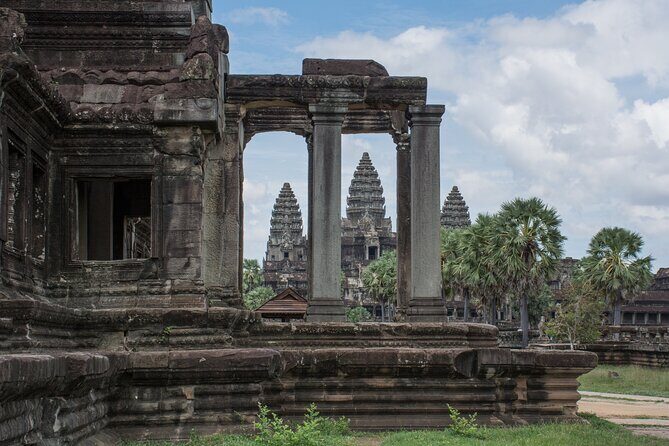 Private Angkor Wat Temple Tour - Pickup, van timing, and the real rhythm of the day