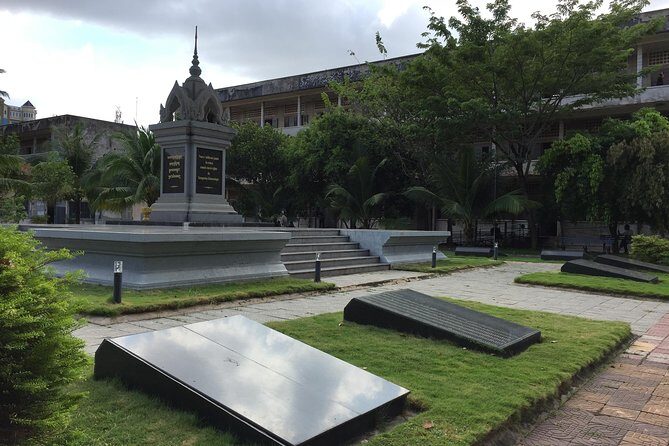 Private Half Day To Killing Field & S21 Genocidal Museum in Phnom Penh - Best Time to Do This Tour (And How to Pair It)