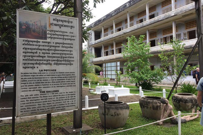 Private Half Day To Killing Field & S21 Genocidal Museum in Phnom Penh - Tuol Sleng (S21 Genocide Museum): What to Expect Inside