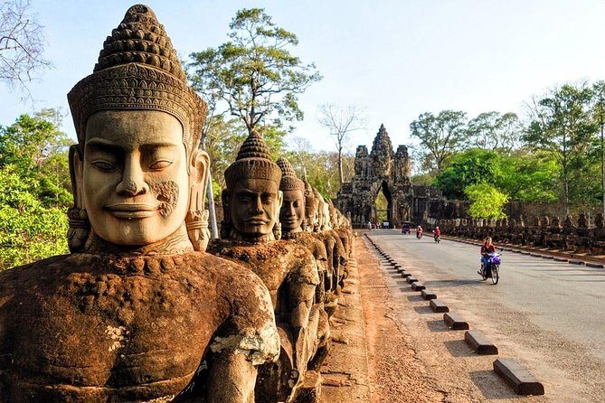 Private one-day tuktuk 'small tour' of the oldest Angkor temples - Angkor Thom and the South Gate: gods, demons, and the center axis