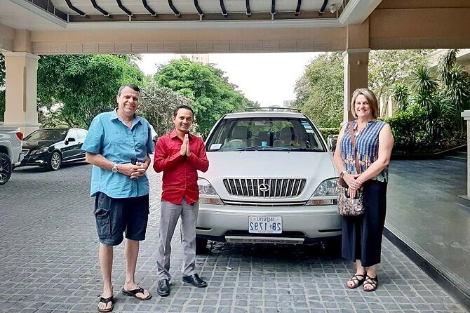 Private Taxi Transfer From Phnom Penh to Siem Reap with English Speaking Driver - Optional photo moments: Skun spider market and Kampong Dkei bridge