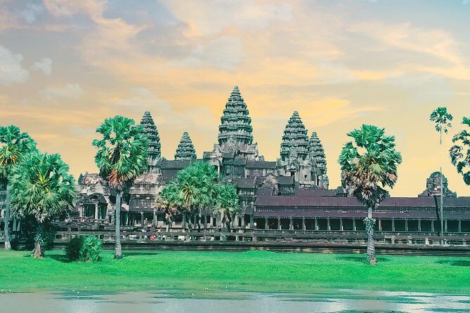 Private Tour Angkor Wat - Private guide plus air-conditioned comfort in Siem Reap