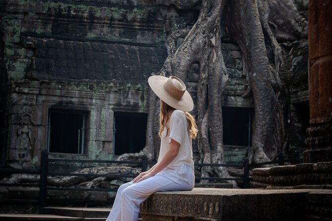 Professional Photo Shoot in Angkor Archaeological Park, Siem Reap - Photo delivery: edited set, unlimited raw files, and how to get the most out of them