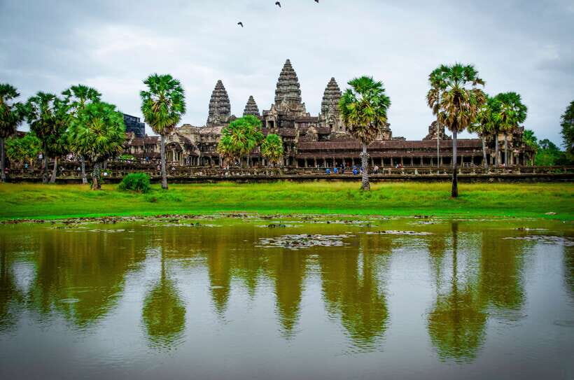 Seat-In-Coach: Small Circuit tour with Sunrise at Angkor Wat - Why the 4:20 AM start can be worth it