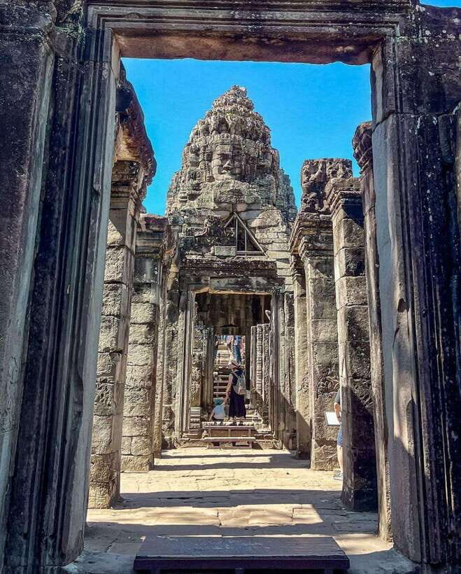 Siem Reap: 1-Day Angkor Wat Group Tour with Spanish Guide - Baphuon: the restored temple with panoramic payoff