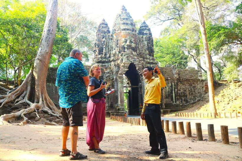 Siem Reap: 2-Days Angkor Wat with Sunrise Small-Group Tour - Small-group size, guides like Sak or Bun, and the comfort details that matter