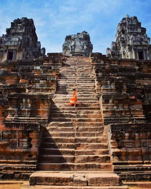 Siem Reap: Angkor 1-Day Private Tour with Sunset or Sunrise - Phnom Bakheng sunset hill: when the view pays off