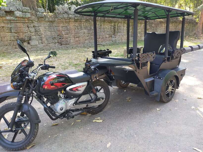 Siem Reap: Angkor Wat Private Tour by Tuk-Tuk - South Gate: a classic entrance moment without the full-day grind