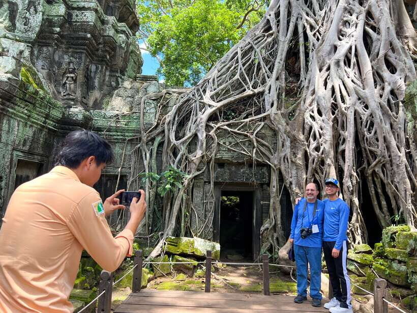 Siem Reap: Angkor Wat Small-Group Day Tour and Sunset - Lunch at a Local Restaurant (Including Vegetarian)