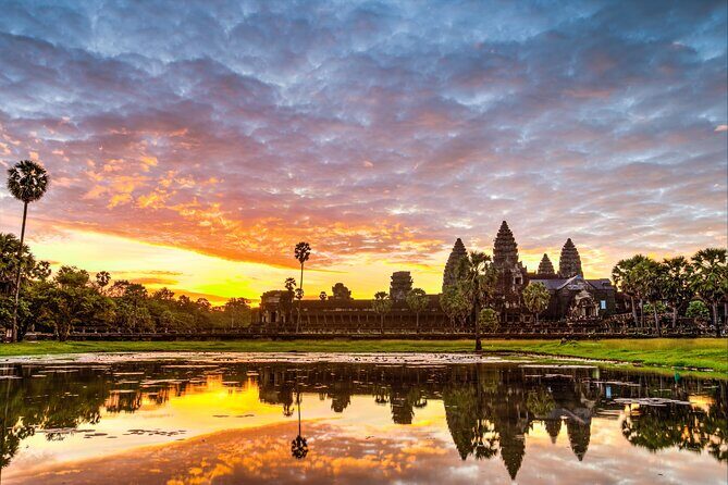 Siem Reap: Angkor Wat Sunrise Bike Tour & Jungle Breakfast - The biking style: off-road shortcuts and why it can feel tougher