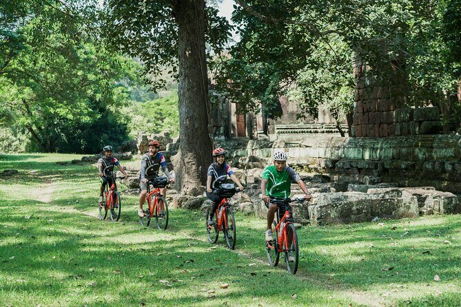 Siem Reap: Angkor Wat Sunrise Bike Tour & Jungle Breakfast - Van support that actually helps (and not just on paper)