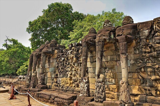 Siem Reap: Angkor Wat Sunrise Bike Tour & Jungle Breakfast - Stop-by-stop: what to expect at each moment