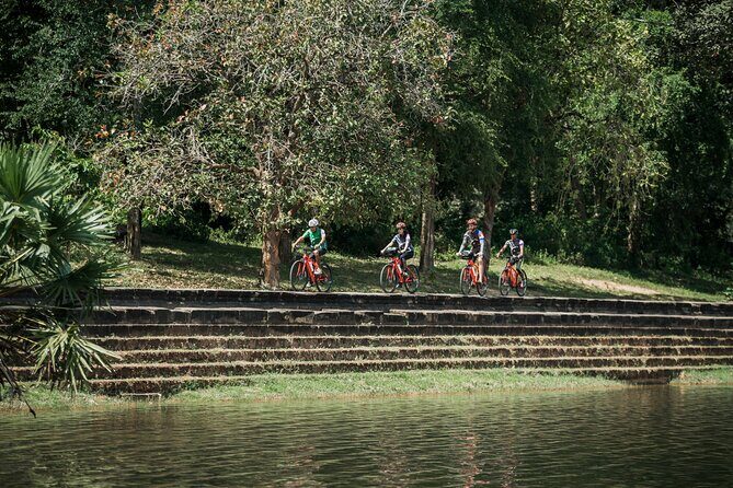 Siem Reap: Angkor Wat Sunrise Bike Tour & Jungle Breakfast - Food and water: you’ll stay functional, not just fed