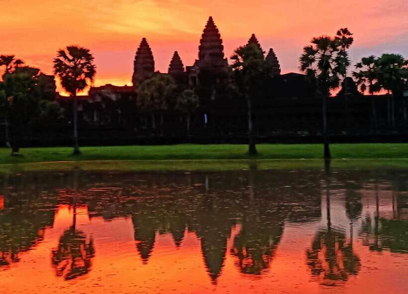 Siem Reap: Angkor Wat Sunrise Small-Group Guided Day Tour - Key highlights worth waking up for