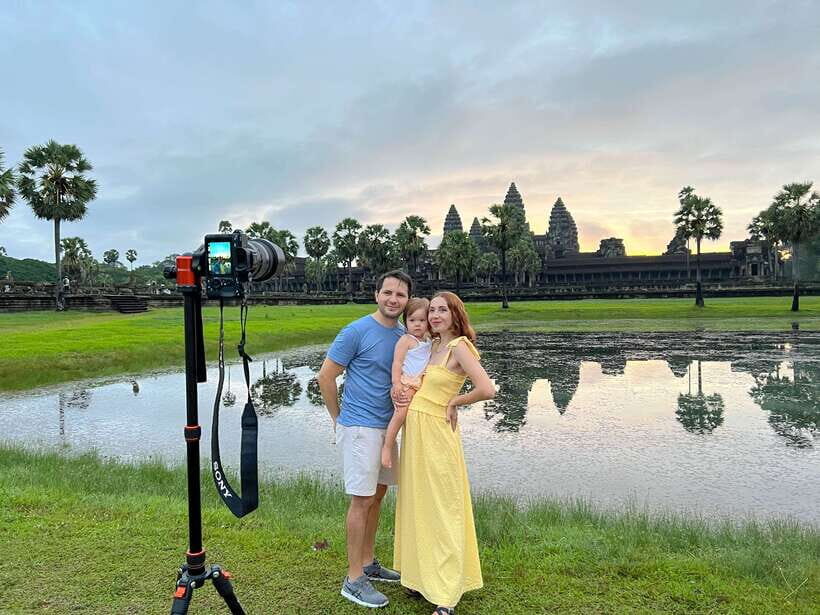 Siem Reap: Angkor Wat Sunrise Tour via Tuk Tuk & Breakfast - The Siem Reap local market: what to try and how to use the stop well