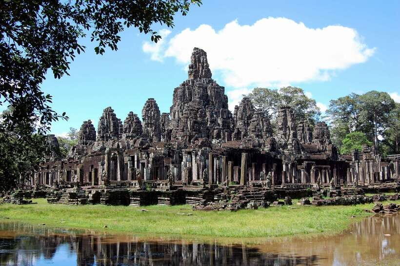 Siem Reap: Angkor Wat Tour Explore The Most Iconic Temples - The 8-hour route: from Angkor Wat into the wider Angkor circuit