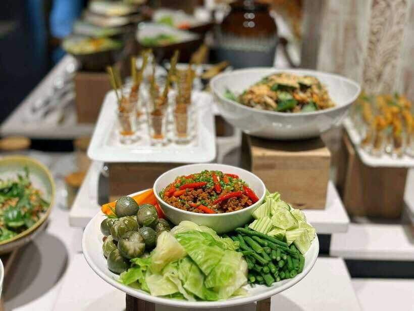 Siem Reap: Apsara Dance Show and Dinner with Hotel Pickup - What to Bring (and What to Expect From the People Running the Show)