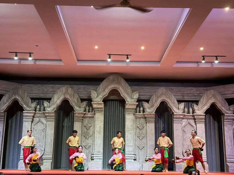 Siem Reap: Apsara Show Including Dinner & Hotel Pickup - Hotel pickup and tuk-tuk rides: the part that makes it stress-free