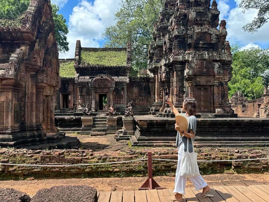 Siem Reap: Banteay Srei and 5 Grand Temples Tour with Guide - Banteay Srei: the pink carvings that feel made for close inspection
