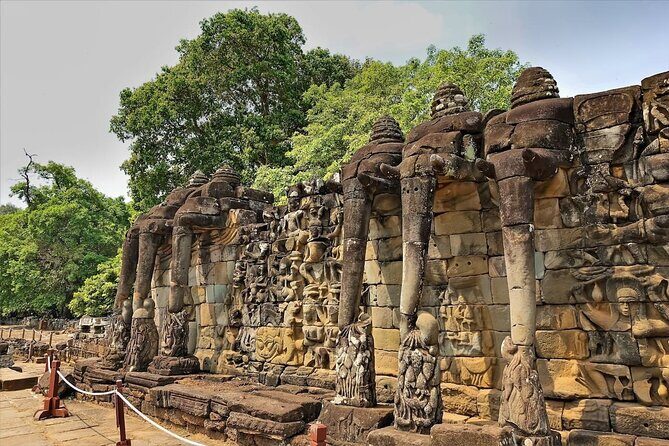 Siem Reap: Bike the Angkor Temples - Full-Day 30km Tour - Srah Srang: the lunch stop that also makes the ride feel real