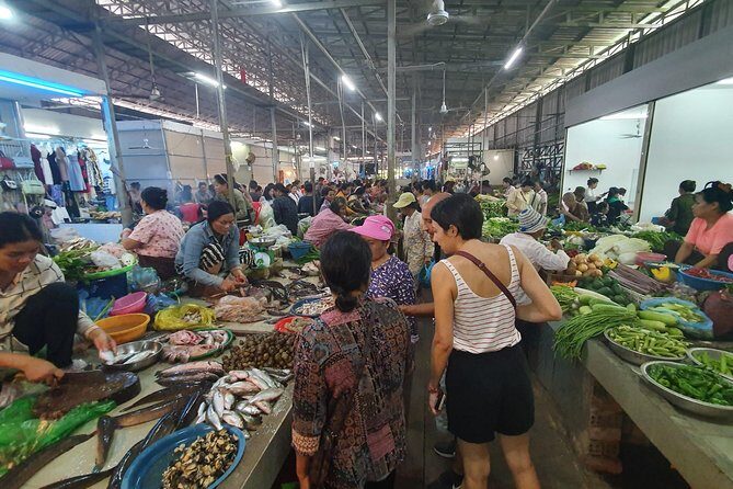 Siem Reap City Hidden Gems (Private Guided Tour) - Psa Chas Old Market and the French Quarter mix: your quick culture reset