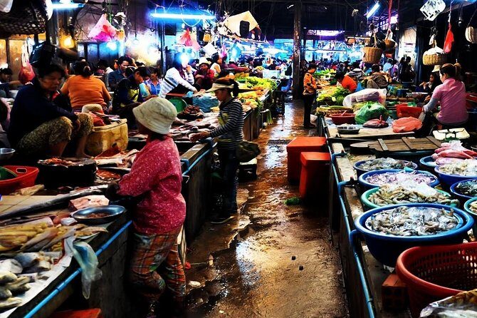 Siem Reap City Walking Tour - Made in Cambodia Market: locally made crafts with purpose