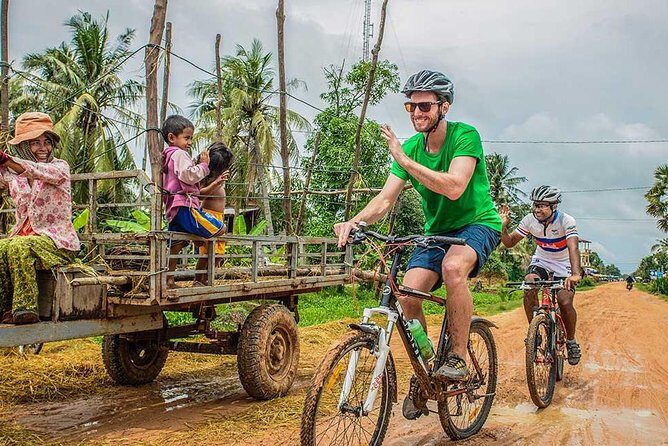 Siem Reap Countryside Guided Tour by Bike and E-Bike Private Tour - Where you meet: Pte Kru Café and a checklist that saves hassle