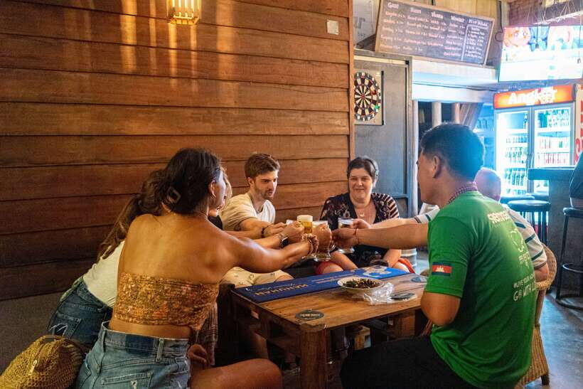 Siem Reap: Evening Food Tour with 10 Local Tastings - Made in Cambodia Market: crafts, silk, and a photo break that isn’t random