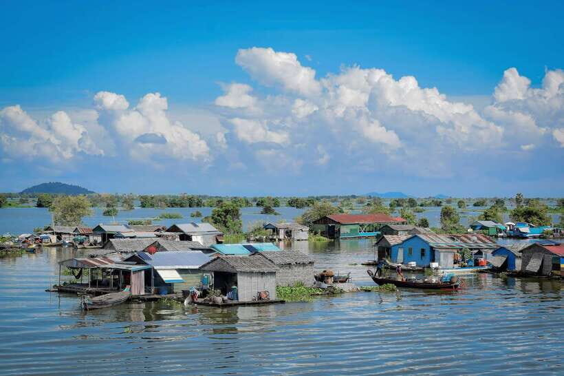 Siem Reap: Floating Village Half-Day Tour - Crocodile and fish farm stop: interesting trades, real trade-offs
