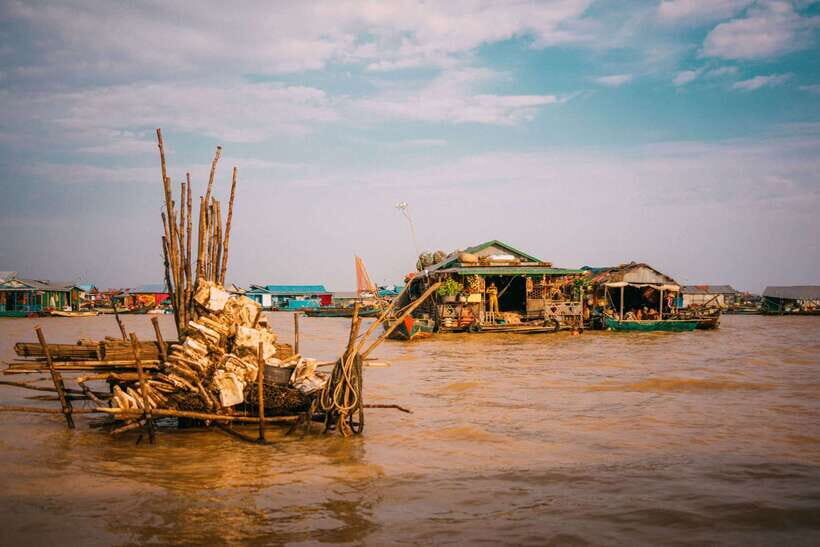 Siem Reap: Floating Village Half-Day Tour - Lunch on Queen Tara: the best part for staying relaxed