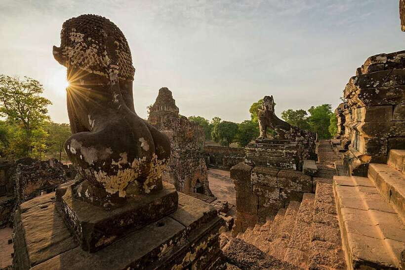 Siem Reap: Grand circle tour Sun set on bakeang hill & Guide - Ta Som: the restored charm of the big tree over the east gate