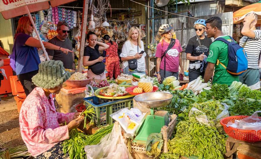 Siem Reap: Guided Countryside Bike Tour - Temples and Lotus Farms: Calm Culture Stops Between Rides