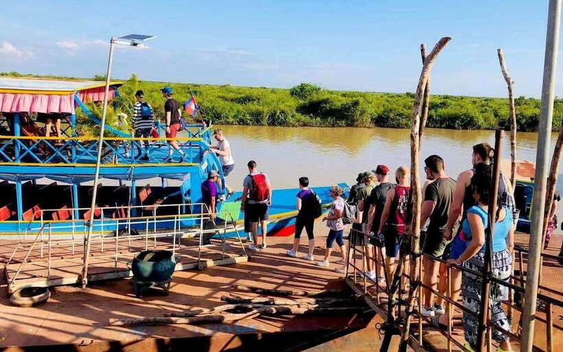 Siem Reap: Kompong Phluk Floating Village Half-Day Tour - Ro Lus Market: a fast, real taste of village life