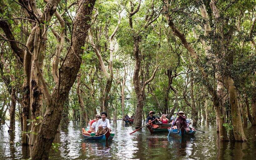 Siem Reap: Kompong Phluk Floating Village Half-Day Tour - Tonlé Sap break time and sunset-style floating café stop