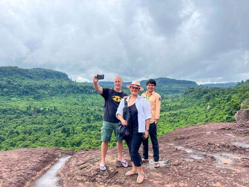 Siem Reap: Kulen Mountain Small Group Tour with Picnic Lunch - Wat Preach Angthom: The 1-Hour Walk That Helps You Read the Site