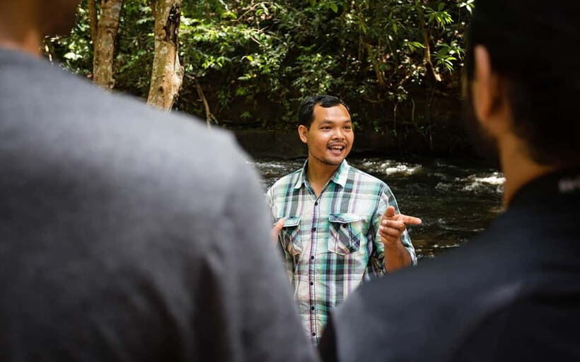 Siem Reap: Kulen Waterfall & 1000 Lingas Day Tour with Lunch - Preah Ang Thom Pagoda and the Walk to the Reclining Buddha