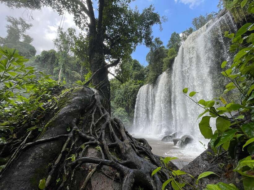 Siem Reap: Kulen Waterfall and Banteay Srei Exploration - Kulen and Banteay Srei: one day, two very different Siem Reap moods