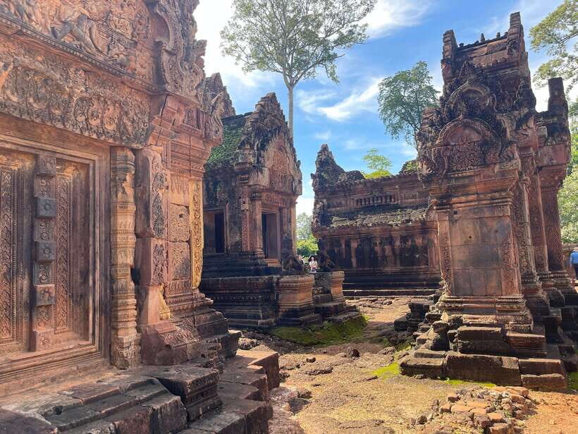 Siem Reap: Kulen Waterfall and Banteay Srei Exploration - Poeng Ta Kho (Peung Takhu) cliff viewpoint: the best first breath